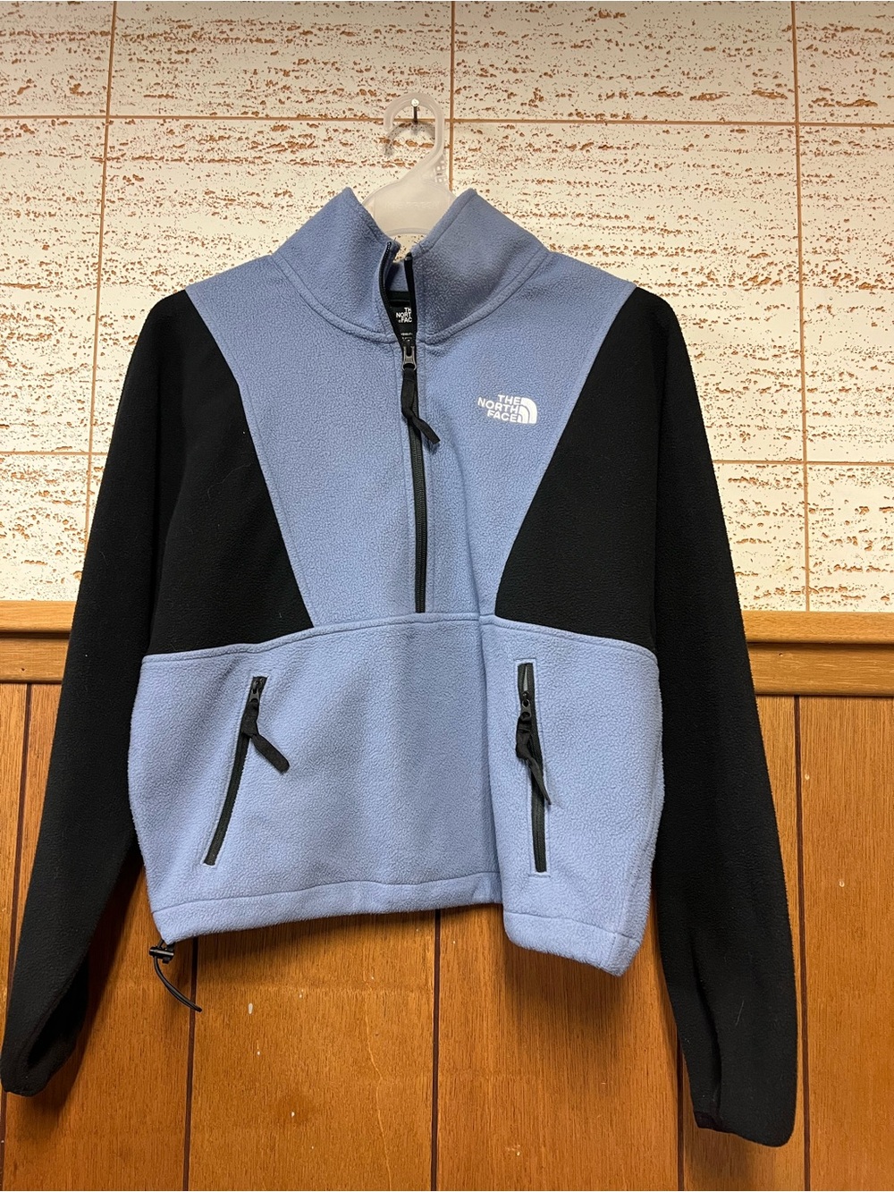 The North Face women's Half-Zip Fleece Jacket - Light Blue & Black